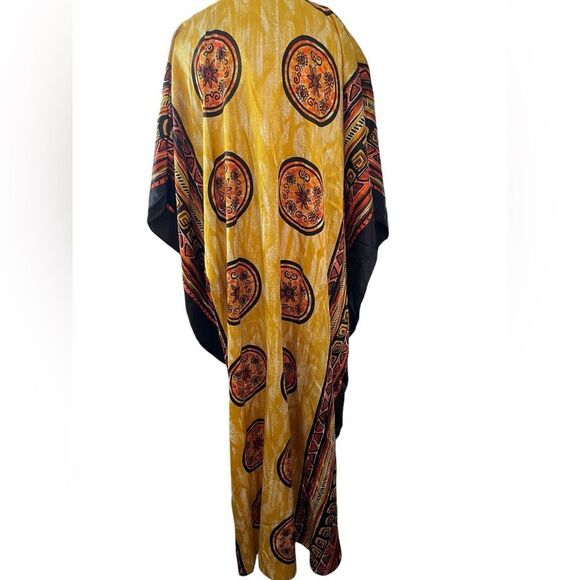 Elegant Yellow and Black Kaftan - Picture 3 of 6